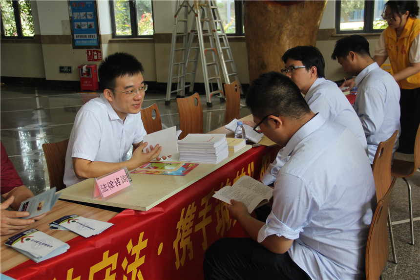 1629085139286477.jpg 夏日抗高温,工会送清凉2.jpg
